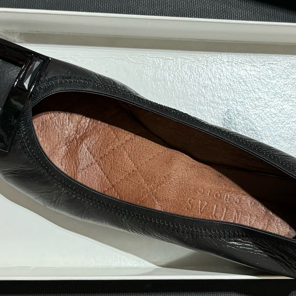 Hispanitas black kitten heel